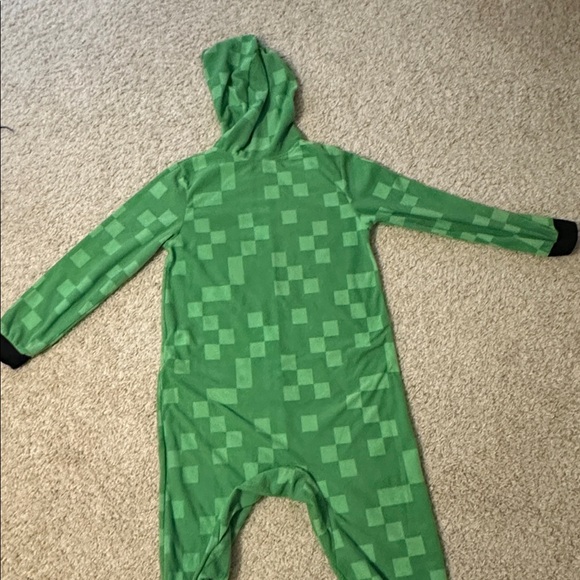 Minecraft creeper onesie, pajama set size medium or 10/12. - Picture 6 of 6